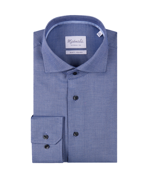 Donkerblauw gestippeld overhemd met donkere knopen