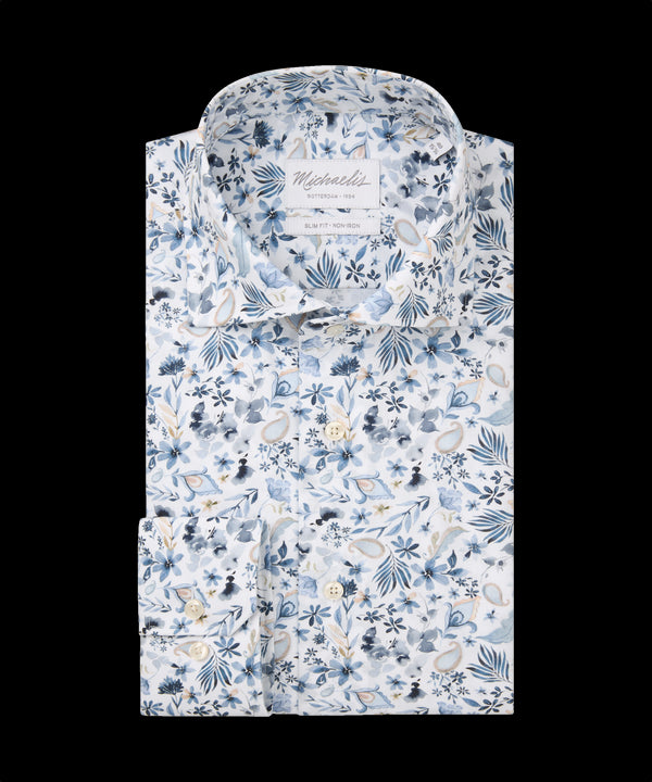 Vrolijk overhemd met blauwe herfstbloemen