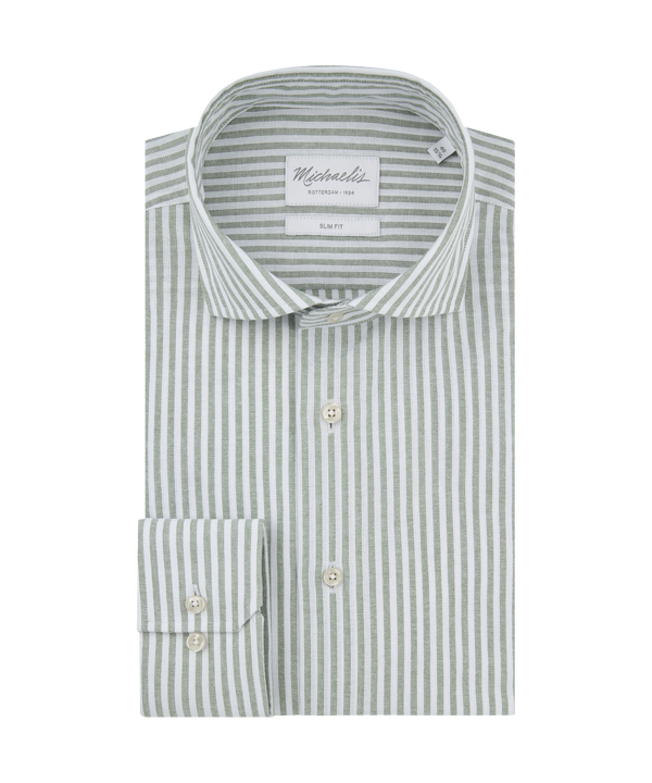 Groen-wit gestreept overhemd met lichte knopen